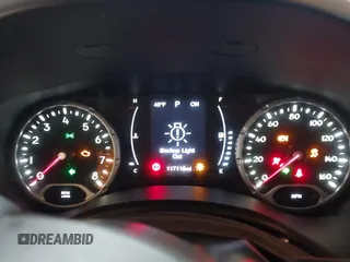 2017 Jeep Renegade Latitude with VIN ZACCJABB6HPE79271, listed as a IAAI auction lot 40998196 with 117,118 mi miles. Bid and sale history available at carsss.com. Image 7.
