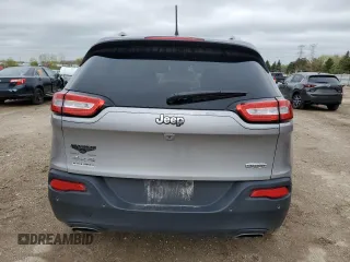 2015 Jeep Cherokee Latitude z VIN 1C4PJMCS2FW684703, wystawiony jako Copart lot #55116625 z przebiegiem 154 049 mil mil oraz Szkoda całkowita • Salvage title. Historia ofert i sprzedaży dostępna na DreamBid. Obrazek 6.