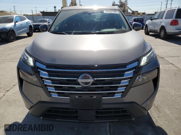 2024 Nissan Rogue SV z VIN JN8BT3BA0RW002143, wystawiony jako Copart lot #46663145 z przebiegiem 9 837 mil mil oraz Szkoda całkowita • Salvage title. Historia ofert i sprzedaży dostępna na DreamBid. Obrazek 5.