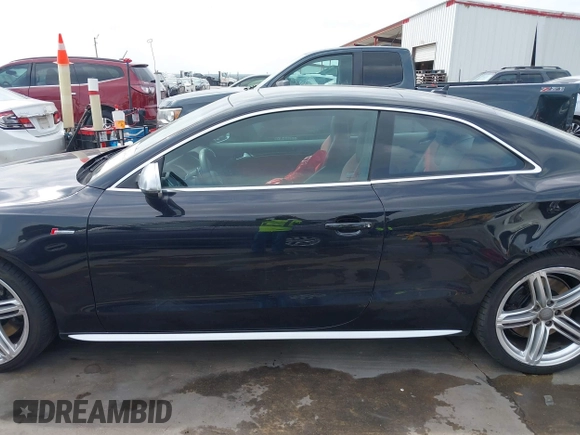2014 Audi S5 Prestige z VIN WAUVGAFR8EA033713, wystawiony jako IAAI lot #42298683 z przebiegiem 32 062 mil mil oraz . Historia ofert i sprzedaży dostępna na DreamBid. Obrazek 15.