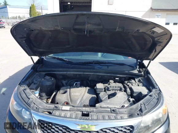 2013 Kia Sorento LX with VIN 5XYKTCA60DG347929, listed as a IAAI auction lot 42144507 with 210,216 mi miles. Bid and sale history available at carsss.com. Image 10.