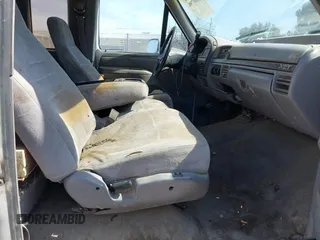 1995 Ford F-250 with VIN 1FTHX26F0SKB03058, listed as a IAAI auction lot 41860796 with 371,625 mi miles. Bid and sale history available at carsss.com. Image 5.