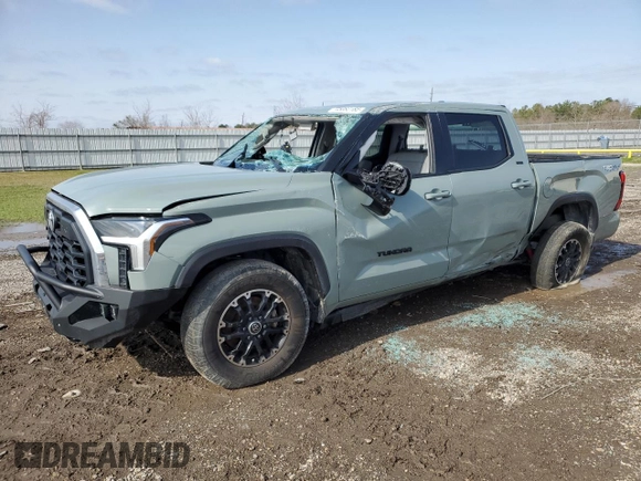 2022 Toyota Tundra 4WD SR5 with VIN 5TFLA5DB0NX037602, listed as a Copart auction lot 45083185 with 35,299 mi miles and Salvage Title. Bid and sale history available at carsss.com. Image 1.