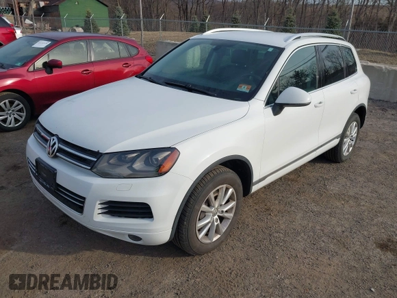 2013 Volkswagen Touareg Exec с VIN WVGEF9BP0DD006992, выставлен на аукционе IAAI как лот 41800140 с пробегом 177 299 миль миль и . История ставок и продаж доступна на DreamBid. Изображение 17.