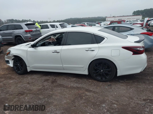 2017 Nissan Altima SL z VIN 1N4AL3AP7HC263627, wystawiony jako IAAI lot #40978960 z przebiegiem 149 182 mil mil oraz . Historia ofert i sprzedaży dostępna na DreamBid. Obrazek 13.