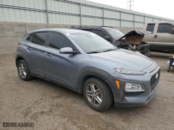 2020 Hyundai Kona SE with VIN KM8K12AAXLU501821, listed as a Copart auction lot 47830955 with 43,142 mi miles and Salvage Title. Bid and sale history available at carsss.com. Image 4.