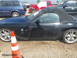 2008 BMW Z4 3.0i with VIN 4USBU33548LW76221, listed as a IAAI auction lot 41979057 with 102,879 mi miles. Bid and sale history available at carsss.com. Image 14.