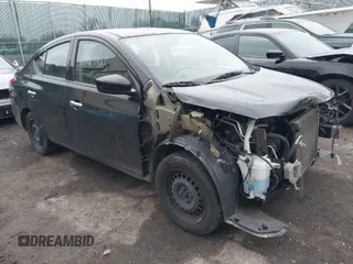 2019 Nissan Versa SV z VIN 3N1CN7AP8KL814277, wystawiony jako IAAI lot #41089925 z przebiegiem 234 038 mil mil oraz . Historia ofert i sprzedaży dostępna na DreamBid. Obrazek 1.