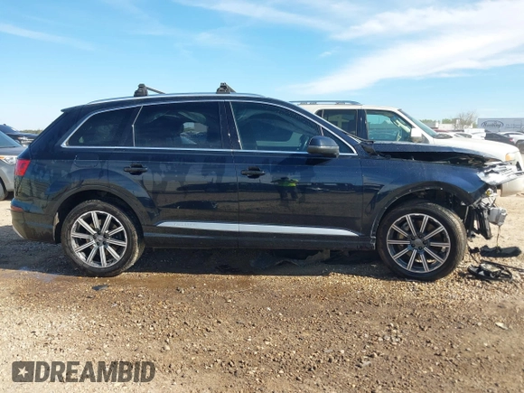 2017 Audi Q7 Premium Plus z VIN WA1LAAF74HD044974, wystawiony jako IAAI lot #41823974 z przebiegiem 135 619 mil mil oraz . Historia ofert i sprzedaży dostępna na DreamBid. Obrazek 13.