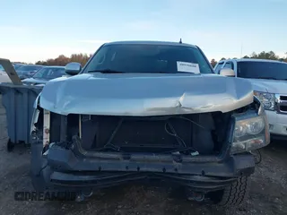 2014 Chevrolet Tahoe LS z VIN 1GNSKAE04ER122811, wystawiony jako IAAI lot #40936688 z przebiegiem 217 197 mil mil oraz . Historia ofert i sprzedaży dostępna na DreamBid. Obrazek 13.