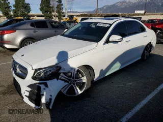 2019 Mercedes-Benz E-Class E 300 with VIN WDDZF4JB7KA639539, listed as a Copart auction lot 45910825 with 67,795 mi miles and Salvage Title. Bid and sale history available at carsss.com. Image 1.