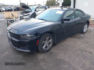 2020 Dodge Charger SXT z VIN 2C3CDXBG6LH188211, wystawiony jako IAAI lot #41699346 z przebiegiem 125 631 mil mil oraz . Historia ofert i sprzedaży dostępna na DreamBid. Obrazek 17.