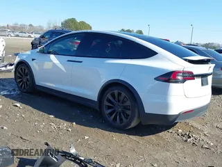 2022 Tesla Model X Plaid z VIN 7SAXCBE64NF352928, wystawiony jako IAAI lot #41406070 z przebiegiem 38 175 mil mil oraz . Historia ofert i sprzedaży dostępna na DreamBid. Obrazek 3.