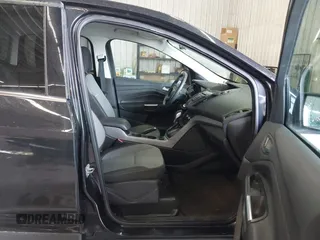 2014 Ford Escape SE with VIN 1FMCU0GX4EUC50972, listed as a IAAI auction lot 41953559 with 134,936 mi miles. Bid and sale history available at carsss.com. Image 5.