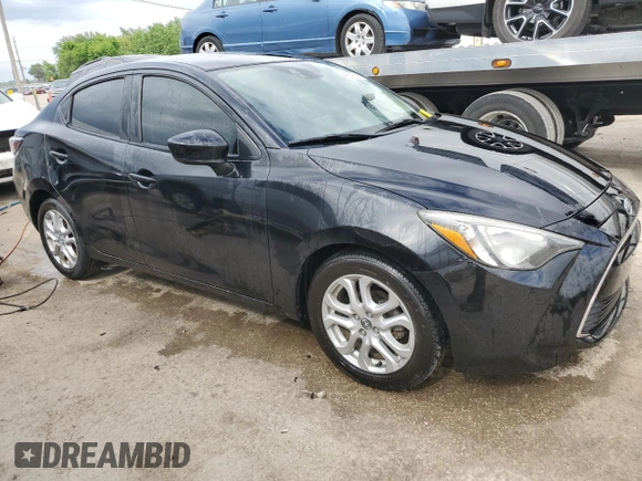 2016 Scion iA z VIN 3MYDLBZV3GY120380, wystawiony jako Copart lot #56506595 z przebiegiem 113 957 mil mil oraz Szkoda całkowita • Salvage title. Historia ofert i sprzedaży dostępna na DreamBid. Obrazek 4.