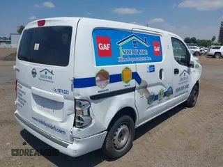 2018 Nissan NV200 SV z VIN 3N6CM0KN1JK701969, wystawiony jako IAAI lot #41600810 z przebiegiem Nie podano mil oraz . Historia ofert i sprzedaży dostępna na DreamBid. Obrazek 4.