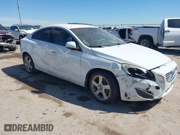 2012 Volvo S60 T5 with VIN YV1622FS5C2115706, listed as a IAAI auction lot 41864741 with 217,321 mi miles. Bid and sale history available at carsss.com. Image 1.
