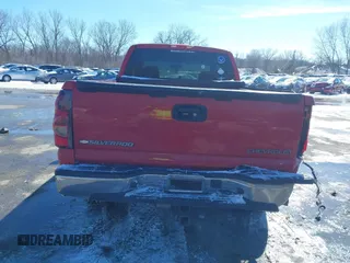 2003 Chevrolet Silverado 1500 LS with VIN 2GCEK19T931230082, listed as a IAAI auction lot 41625382 with 204,638 mi miles. Bid and sale history available at carsss.com. Image 16.
