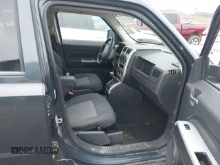 2008 Jeep Patriot Sport with VIN 1J8FF28W48D660679, listed as a IAAI auction lot 41496864 with 163,637 mi miles. Bid and sale history available at carsss.com. Image 5.