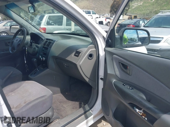 2006 Hyundai Tucson GL with VIN KM8JM12B66U254774, listed as a IAAI auction lot 41940080 with 152,382 mi miles. Bid and sale history available at carsss.com. Image 5.