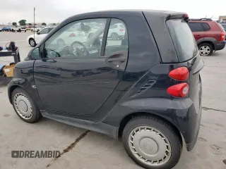 2015 Smart fortwo Passion z VIN WMEEJ3BA8FK789118, wystawiony jako Copart lot #53820815 z przebiegiem 152 487 mil mil oraz Tytuł czysty. Historia ofert i sprzedaży dostępna na DreamBid. Obrazek 2.