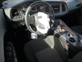 2023 Dodge Challenger R/T Scat Pack z VIN 2C3CDZFJ7PH662285, wystawiony jako Copart lot #47824725 z przebiegiem 288 mil mil oraz Szkoda całkowita • Salvage title. Historia ofert i sprzedaży dostępna na DreamBid. Obrazek 8.