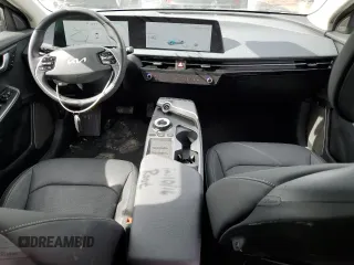 2023 Kia EV6 Wind z VIN KNDC34LA1P5127739, wystawiony jako Copart lot #46373545 z przebiegiem 11 806 mil mil oraz Szkoda całkowita • Salvage title. Historia ofert i sprzedaży dostępna na DreamBid. Obrazek 8.