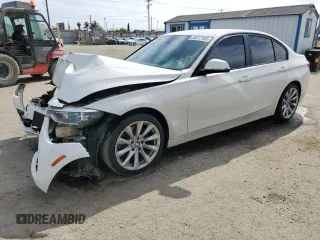 2018 BMW 3 Series 320i z VIN WBA8A9C5XJAH12605, wystawiony jako Copart lot #53277105 z przebiegiem 78 833 mil mil oraz Szkoda całkowita • Salvage title. Historia ofert i sprzedaży dostępna na DreamBid. Obrazek 1.