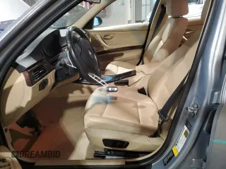 2006 BMW 3 Series 325xi z VIN WBAVD13576KV09648, wystawiony jako Copart lot #56539975 z przebiegiem 131 721 mil mil oraz Szkoda całkowita • Salvage title. Historia ofert i sprzedaży dostępna na DreamBid. Obrazek 7.