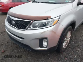 2015 Kia Sorento LX with VIN 5XYKTDA68FG582720, listed as a IAAI auction lot 41872473 with 242,994 mi miles. Bid and sale history available at carsss.com. Image 6.