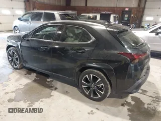 2025 Lexus UX with VIN JTHUCJDH8S2003698, listed as a IAAI auction lot 41368424 with 1,111 mi miles. Bid and sale history available at carsss.com. Image 3.
