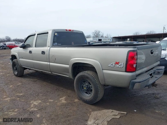 2003 Chevrolet Silverado 2500HD LT3 with VIN 1GCHK23G93F123234, listed as a IAAI auction lot 41426424 with 190,523 mi miles. Bid and sale history available at carsss.com. Image 15.