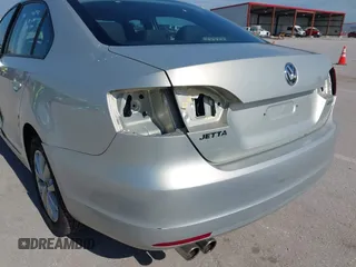 2011 Volkswagen Jetta SE with VIN 3VWDX7AJ9BM393698, listed as a IAAI auction lot 42554597 with 91,081 mi miles and . Bid and sale history available at DreamBid. Image 6.