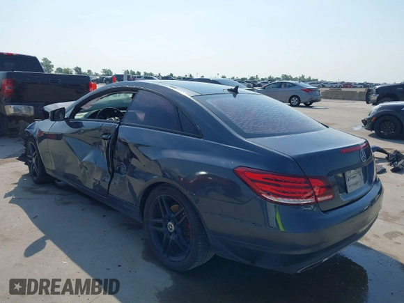 2014 Mercedes-Benz E 350 z VIN WDDKJ5KB1EF228682, wystawiony jako IAAI lot #42277442 z przebiegiem 120 511 mil mil oraz . Historia ofert i sprzedaży dostępna na DreamBid. Obrazek 3.