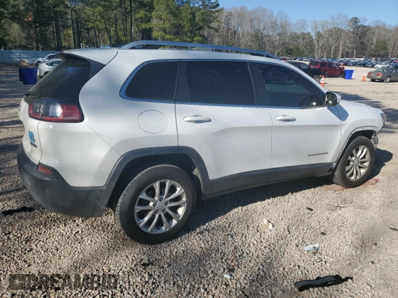 2019 Jeep Cherokee Latitude with VIN 1C4PJLCB7KD370156, listed as a Copart auction lot 50612335 with 101,499 mi miles and Salvage Title. Bid and sale history available at carsss.com. Image 3.