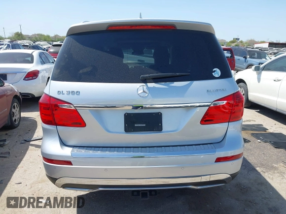 2015 Mercedes-Benz GL-Class GL 350 BlueTEC with VIN 4JGDF2EE4FA581954, listed as a IAAI auction lot 41846414 with 77,786 mi miles. Bid and sale history available at carsss.com. Image 16.