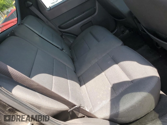 2011 Ford Escape XLT с VIN 1FMCU9DGXBKA15816, выставлен на аукционе Copart как лот 62086235 с пробегом 176 624 миль миль и Чистый • Clean title. История ставок и продаж доступна на DreamBid. Изображение 10.