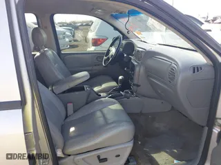 2008 Chevrolet TrailBlazer LT w/1LT with VIN 1GNDS13S482142888, listed as a IAAI auction lot 41375545 with 1 mi miles. Bid and sale history available at carsss.com. Image 5.