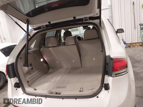 2011 Lincoln MKX with VIN 2LMDJ8JKXBBJ34612, listed as a IAAI auction lot 41775743 with 137,810 mi miles and . Bid and sale history available at DreamBid. Image 17.