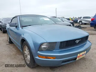 2007 Ford Mustang Deluxe with VIN 1ZVFT84N375262594, listed as a IAAI auction lot 42405440 with 135,981 mi miles and . Bid and sale history available at DreamBid. Image 1.