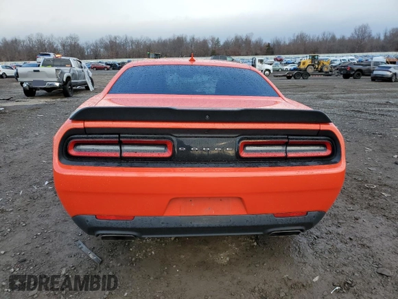 2016 Dodge Challenger 392 Hemi Scat Pack Shaker z VIN 2C3CDZFJ9GH316934, wystawiony jako Copart lot #81707684 z przebiegiem 53 703 mil mil oraz Szkoda całkowita • Salvage title. Historia ofert i sprzedaży dostępna na DreamBid. Obrazek 6.