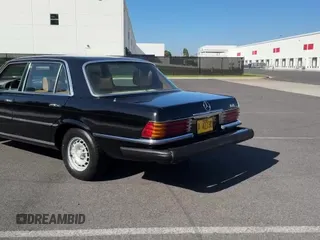 1978 Mercedes-Benz 450 z VIN 11603612003537, wystawiony jako Copart lot #83852695 z przebiegiem 90 716 mil mil oraz Czysty tytuł • Clean title. Historia ofert i sprzedaży dostępna na DreamBid. Obrazek 11.