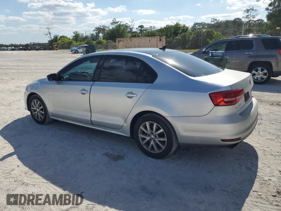 2015 Volkswagen Jetta Sedan 1.8T SE w/Connectivity with VIN 3VWD07AJ3FM277990, listed as a Copart auction lot 53229895 with 207,427 mi miles and Clean Title. Bid and sale history available at carsss.com. Image 2.