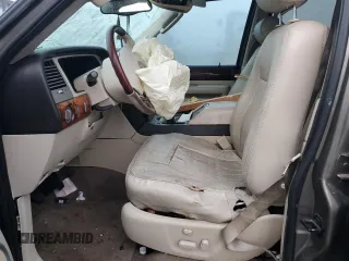 2003 Lincoln Navigator Luxury with VIN 5LMFU28R83LJ29404, listed as a Copart auction lot 85536934 with Not Provided miles and Salvage Title. Bid and sale history available at carsss.com. Image 7.
