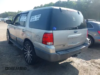 2005 Ford Expedition Special Service with VIN 1FMPU15575LA26271, listed as a IAAI auction lot 42378940 with 175,802 mi miles and . Bid and sale history available at DreamBid. Image 3.