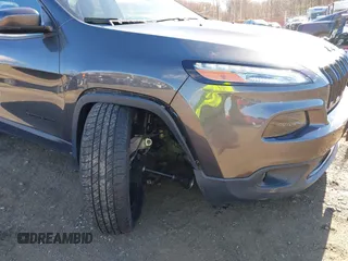 2017 Jeep Cherokee Limited с VIN 1C4PJMDB1HW524720, выставлен на аукционе IAAI как лот 40827046 с пробегом 72 559 миль миль и . История ставок и продаж доступна на DreamBid. Изображение 6.