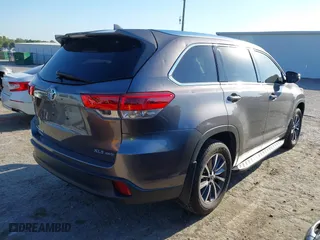 2019 Toyota Highlander SE with VIN 5TDJZRFH7KS950268, listed as a IAAI auction lot 40516162 with 37,868 mi miles. Bid and sale history available at carsss.com. Image 4.