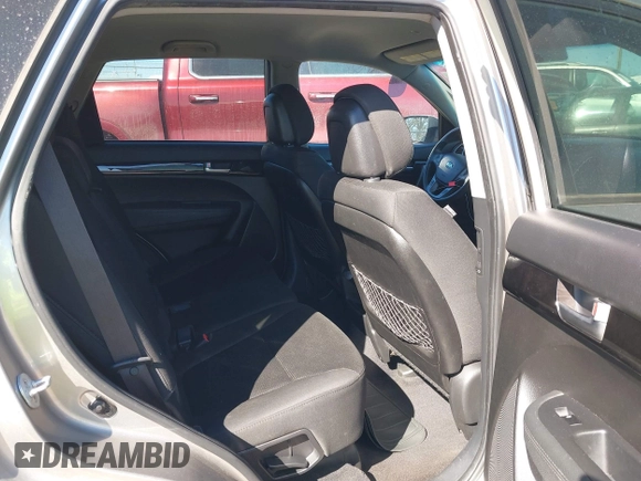 2015 Kia Sorento LX with VIN 5XYKT4A7XFG641548, listed as a IAAI auction lot 41683150 with 113,414 mi miles. Bid and sale history available at carsss.com. Image 8.