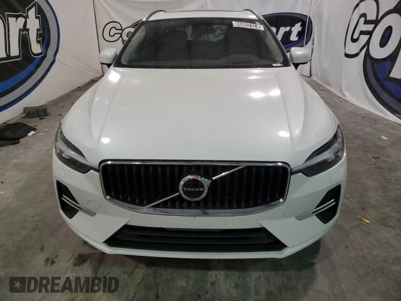 2022 Volvo XC60 Momentum z VIN YV4L12DK3N1033784, wystawiony jako Copart lot #86092324 z przebiegiem 56 299 mil mil oraz Czysty tytuł • Clean title. Historia ofert i sprzedaży dostępna na DreamBid. Obrazek 5.