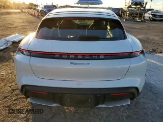 2022 Porsche Taycan 4 with VIN WP0BA2Y10NSA67274, listed as a Copart auction lot 84293924 with 33,234 mi miles and Salvage title. Bid and sale history available at DreamBid. Image 6.